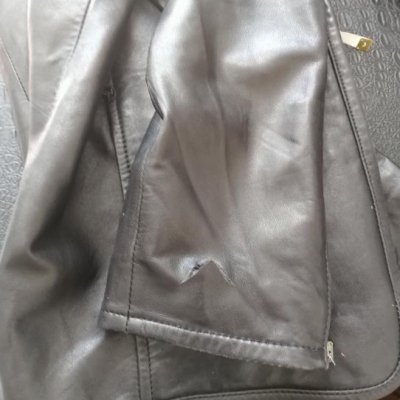 皮衣修补店皮衣划破了怎么修补用什么皮衣修补方法修补皮衣价格多少